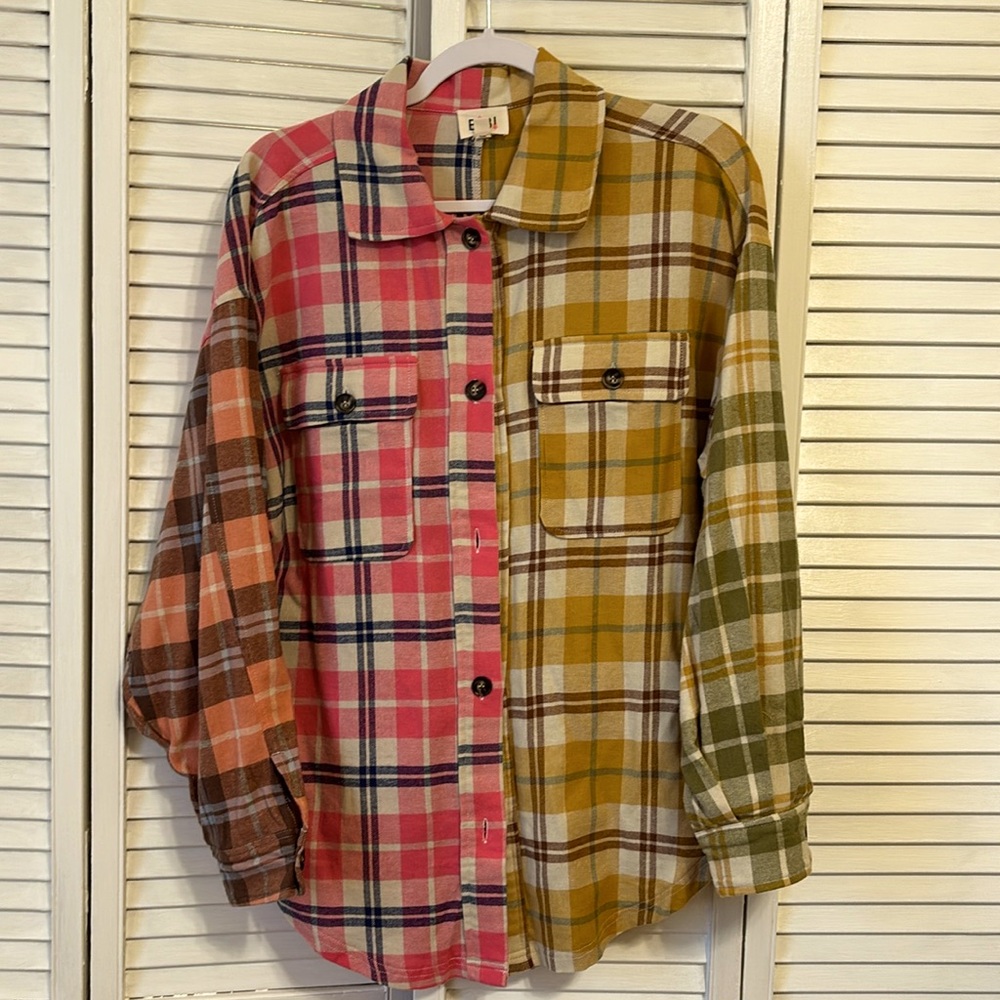 NWOT super cute button down top